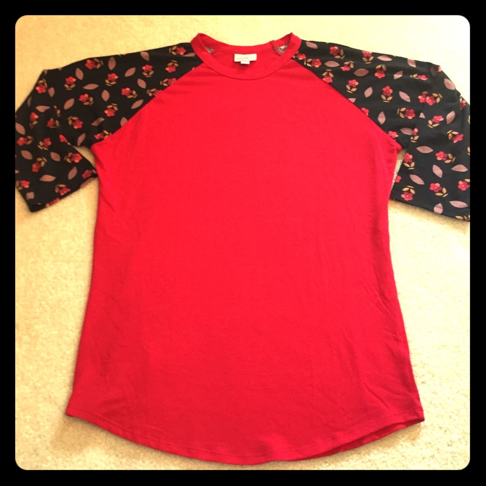 ⭐️ NWOT vibrant red LuLaRoe Randy shirt